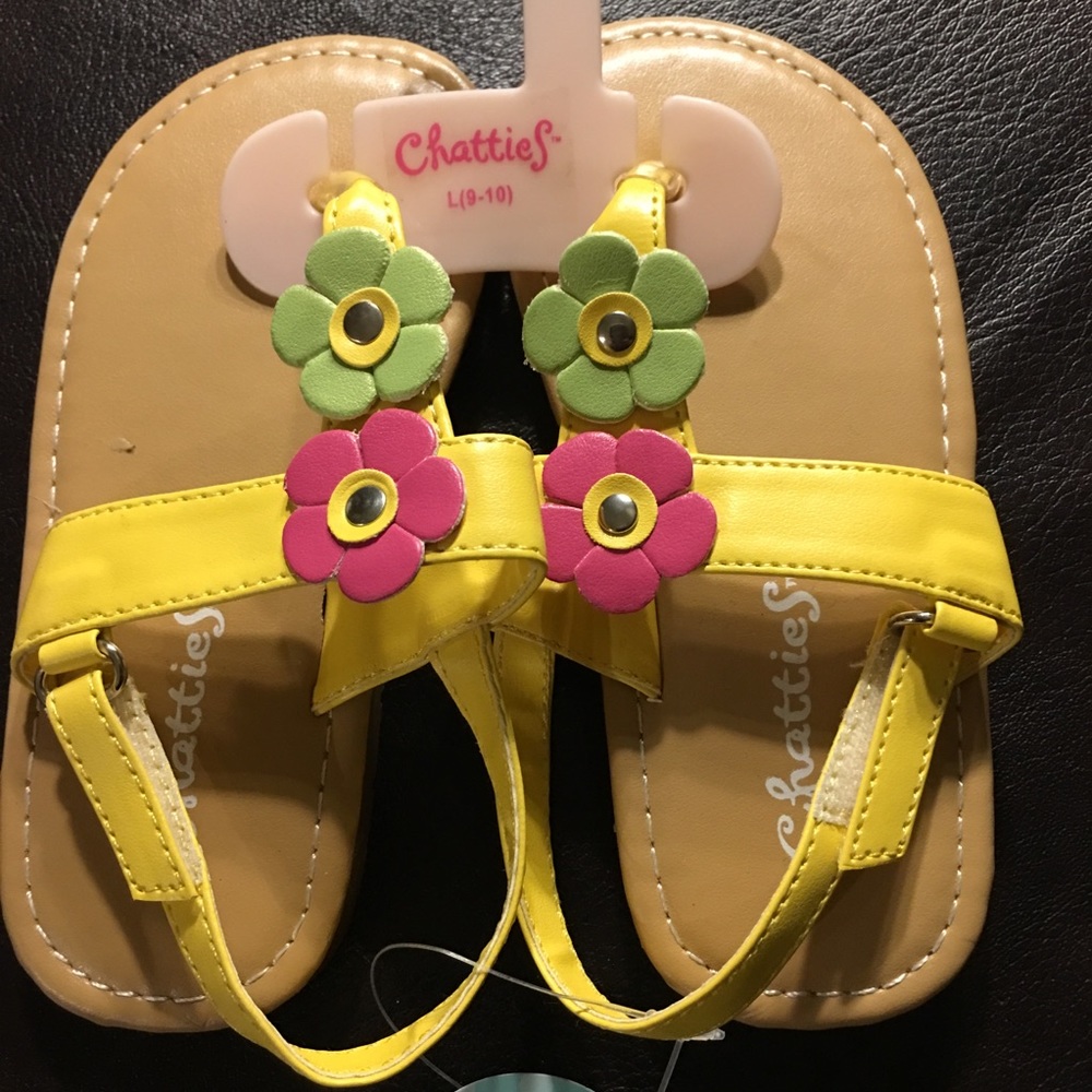 💐🌸🌼Lil girls adorable flowered sandals! Easter!